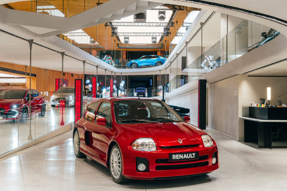 CLIORAMA : Renault Clio met l’amour en scène